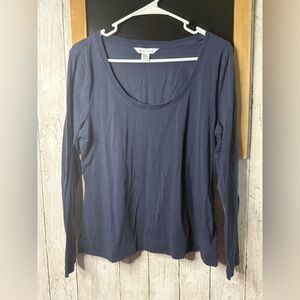 Athleta L Women’s Navy Blue long sleeve lightweight active shirt ***